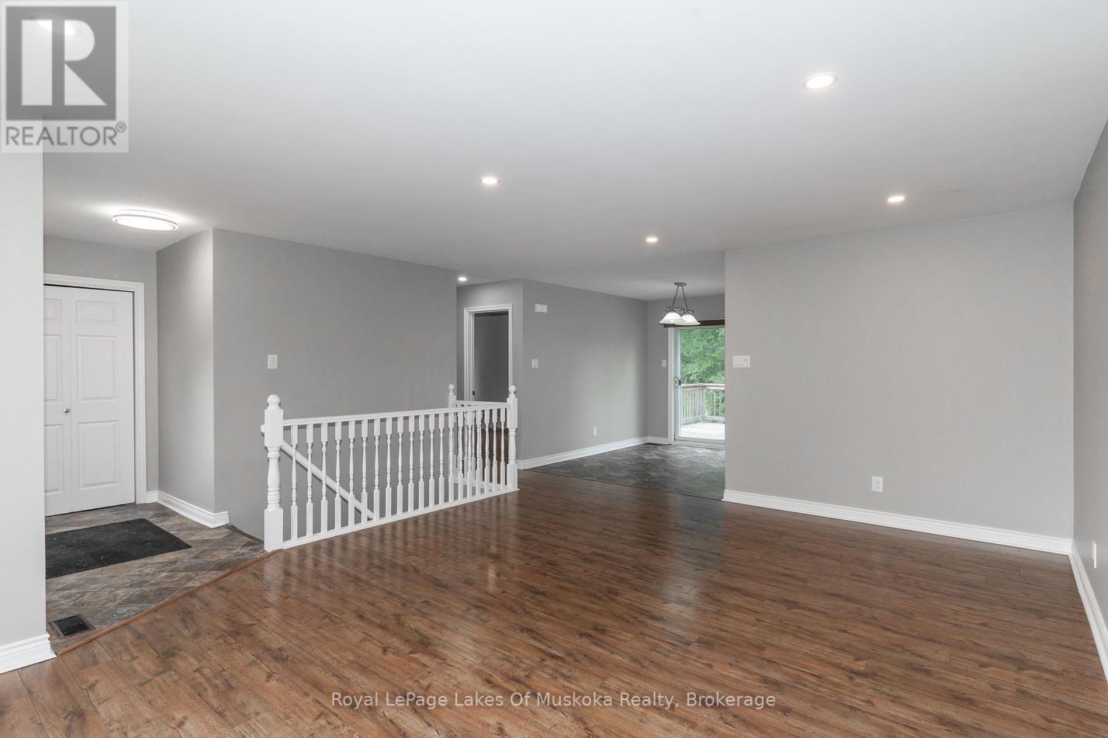 61 Tamarack Trail, Bracebridge, Ontario  P1L 1Z1 - Photo 5 - X12238082