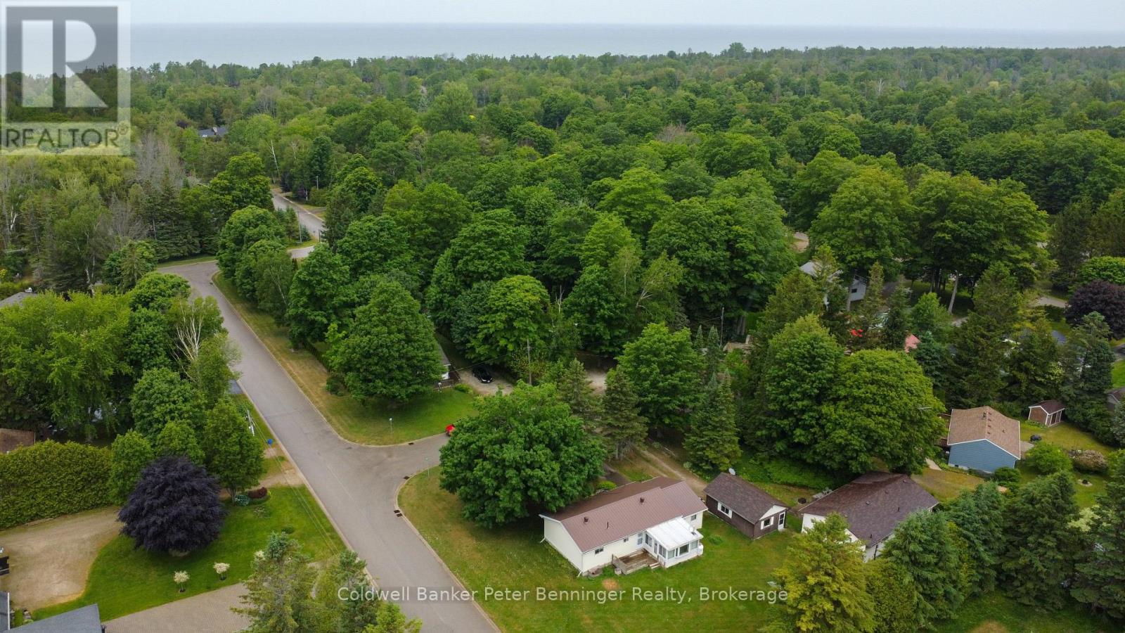 300 Sauk Court, Huron-Kinloss, Ontario  N0G 2R0 - Photo 7 - X12238264