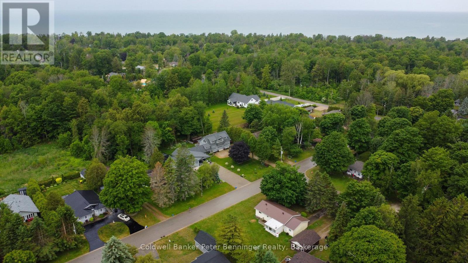 300 Sauk Court, Huron-Kinloss, Ontario  N0G 2R0 - Photo 8 - X12238264
