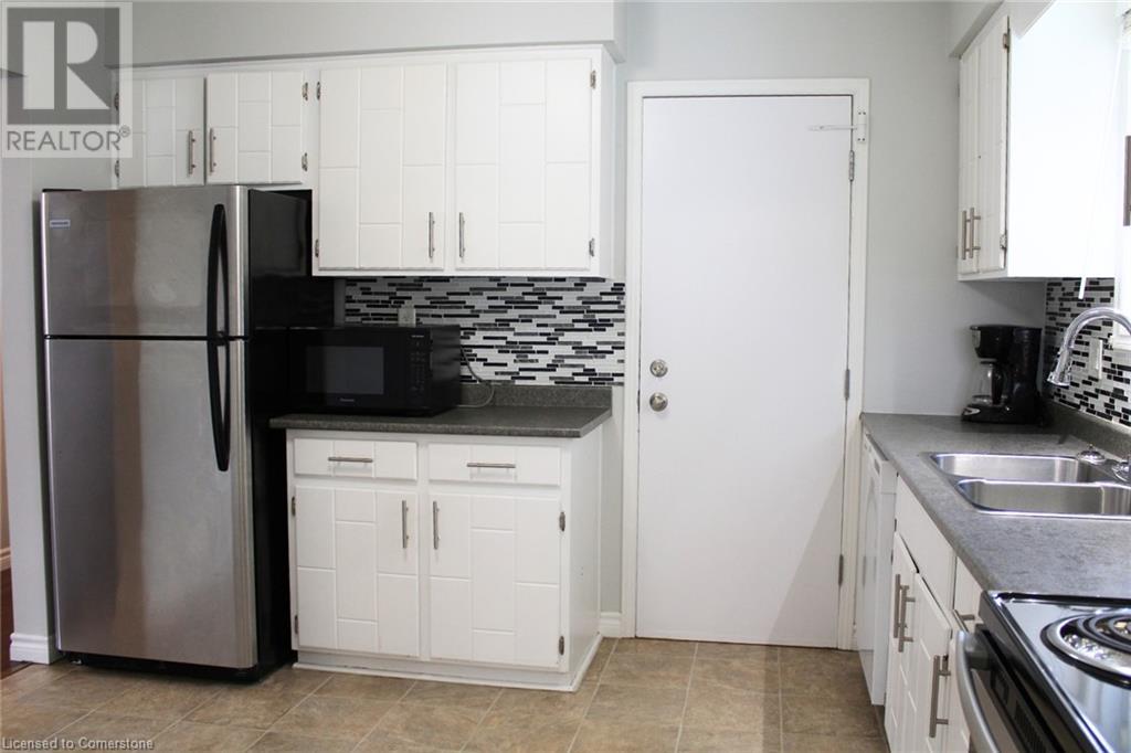 11 Wordsworth Place Unit# Upper, Kitchener, Ontario  N2B 3K6 - Photo 4 - 40742223
