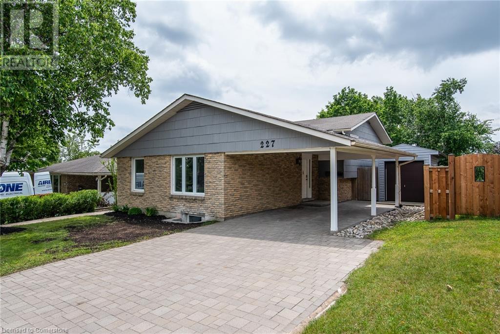 227 BLACKHORNE Drive, Kitchener, Ontario