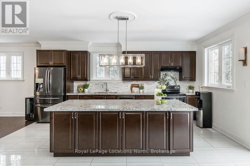 54 Royal Beech Drive, Wasaga Beach, Ontario  L9Z 1H3 - Photo 11 - S12217496