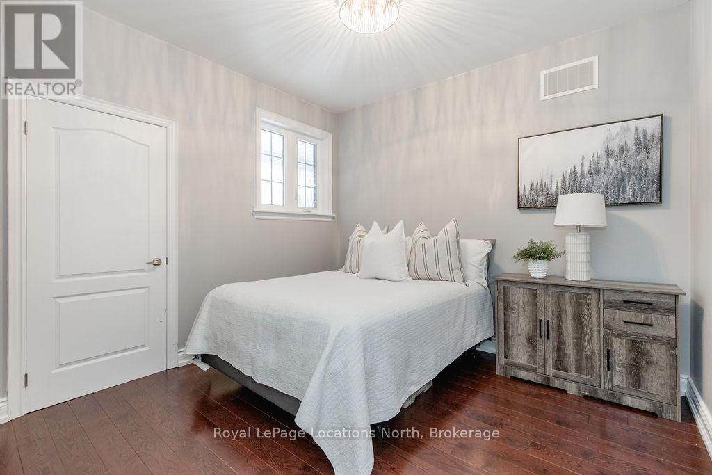 54 Royal Beech Drive, Wasaga Beach, Ontario  L9Z 1H3 - Photo 25 - S12217496