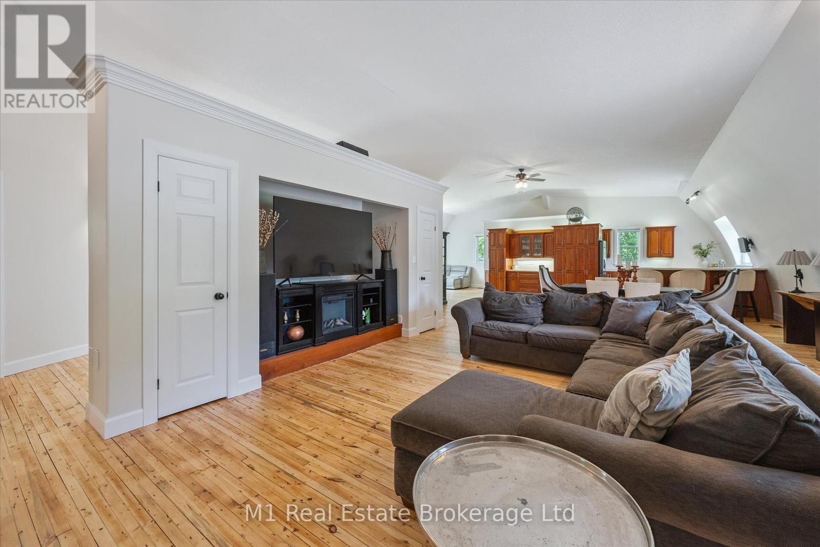 128 Wellington Road 7 Road, Centre Wellington, Ontario  N0B 1S0 - Photo 14 - X12238392