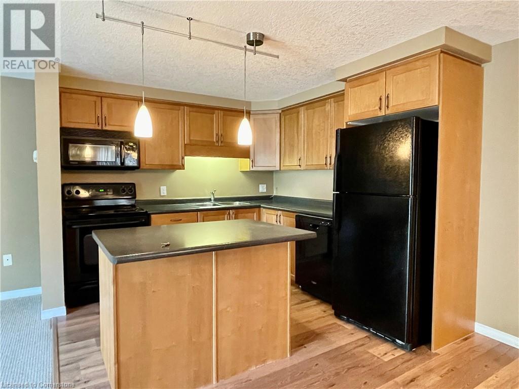 510 Virginia Creeper Street, Waterloo, Ontario  N2V 2W4 - Photo 4 - 40743926