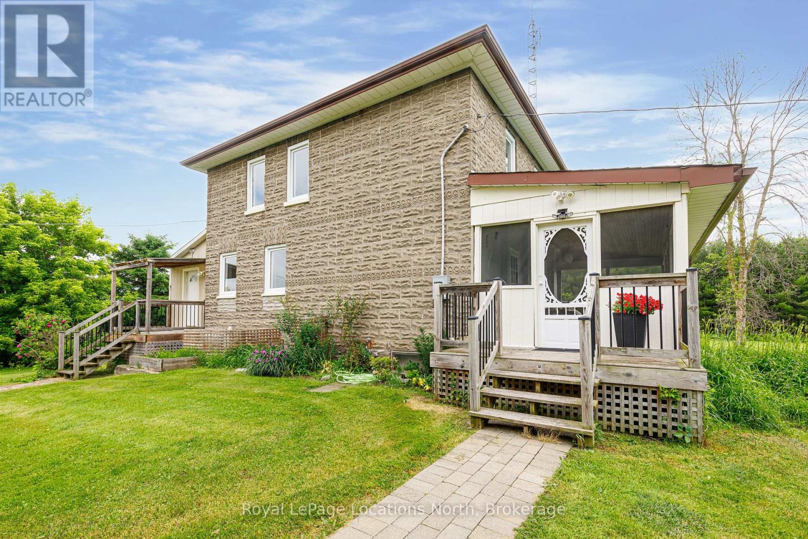 5576 Concession 6 Road, Clearview, Ontario  L0M 1N0 - Photo 4 - S12238552