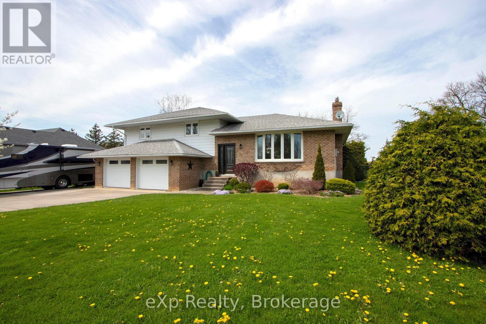 1806 Perth 139 Road, Perth South, Ontario  N4X 1C8 - Photo 3 - X12238807