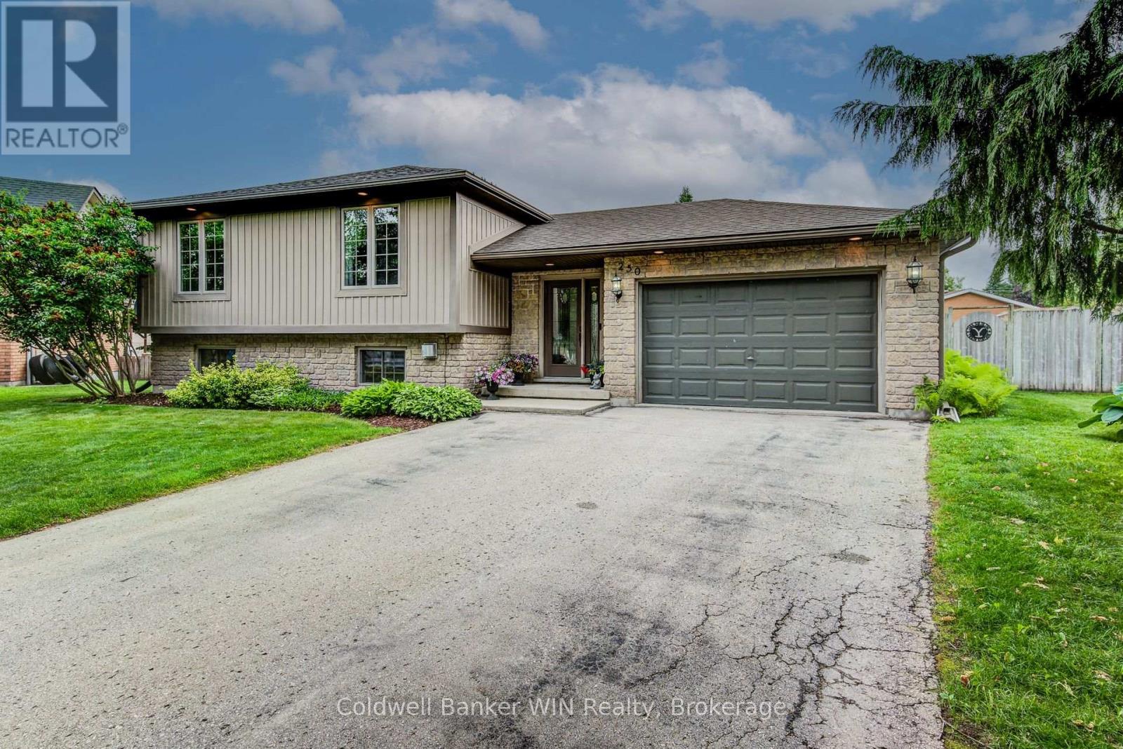 250 Justin's Place, Wellington North, Ontario  N0G 2L3 - Photo 1 - X12238837