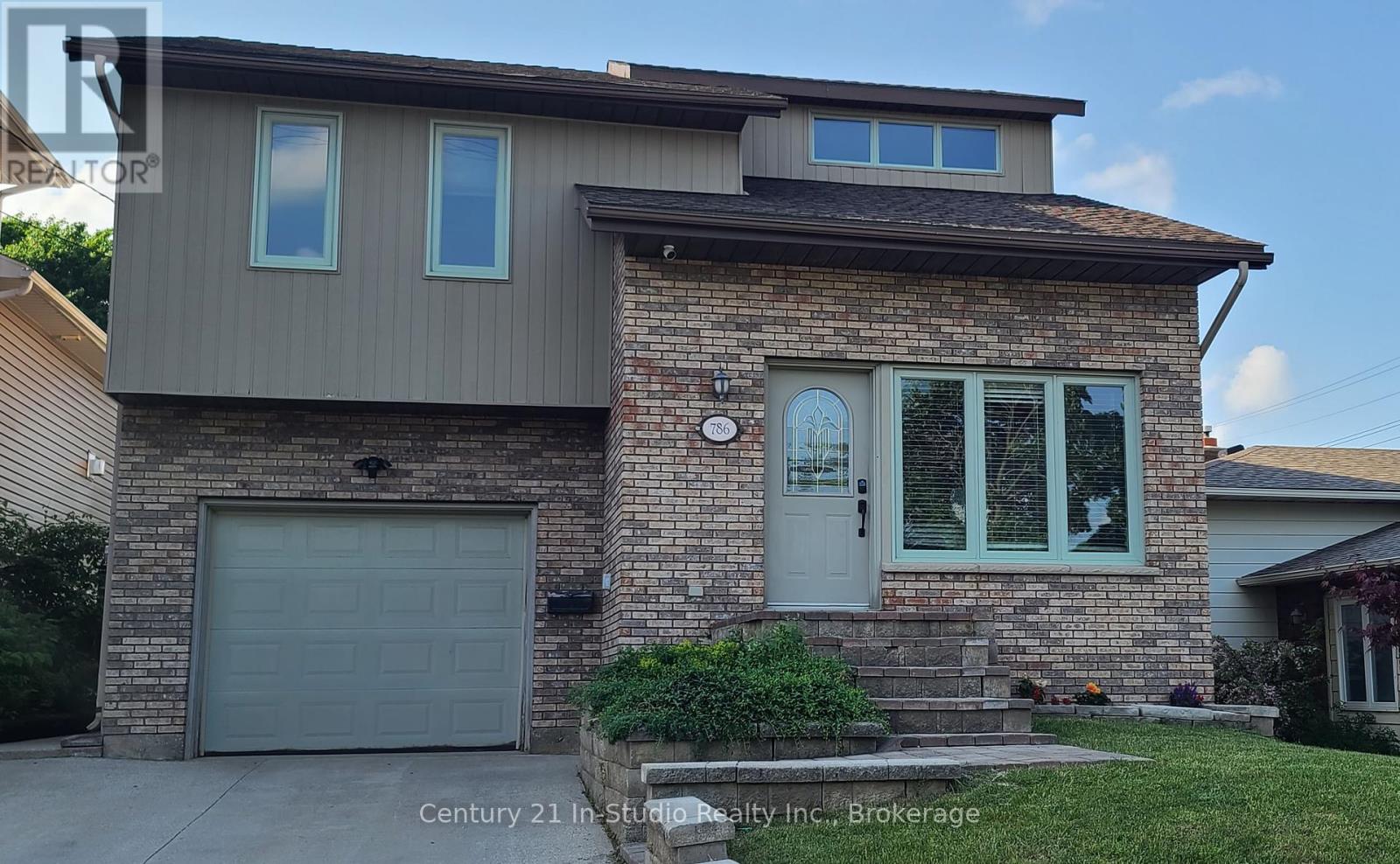 786 8th Street E, Owen Sound, Ontario  N4K 1L9 - Photo 2 - X12238871