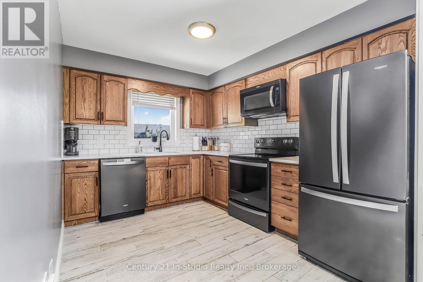 786 8th Street E, Owen Sound, Ontario  N4K 1L9 - Photo 26 - X12238871
