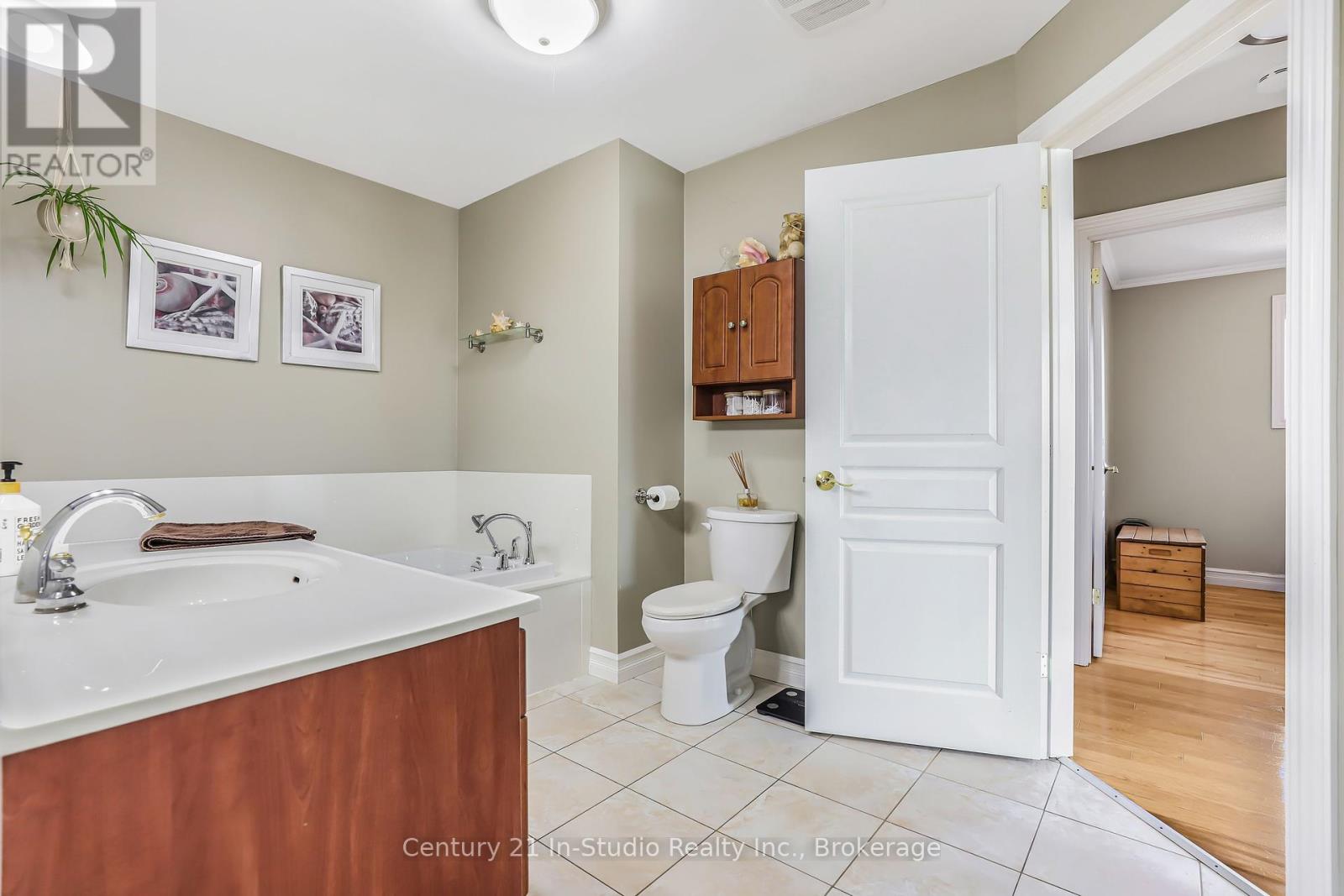 786 8th Street E, Owen Sound, Ontario  N4K 1L9 - Photo 33 - X12238871