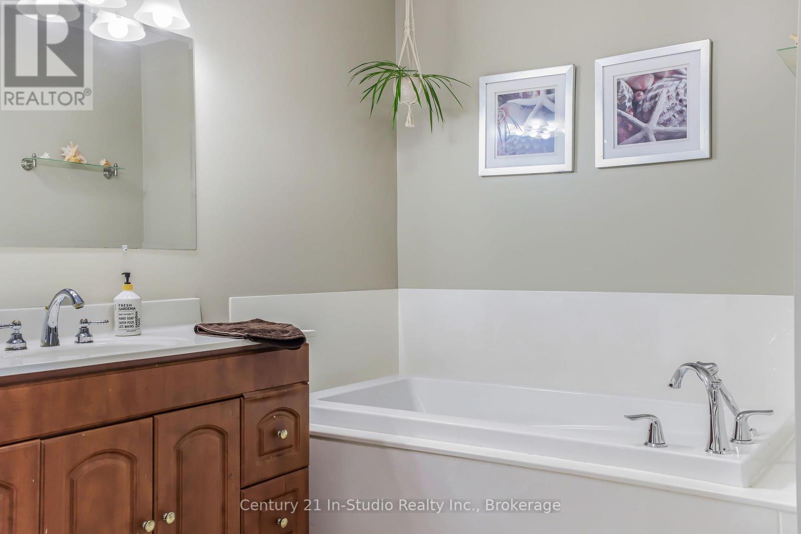 786 8th Street E, Owen Sound, Ontario  N4K 1L9 - Photo 35 - X12238871