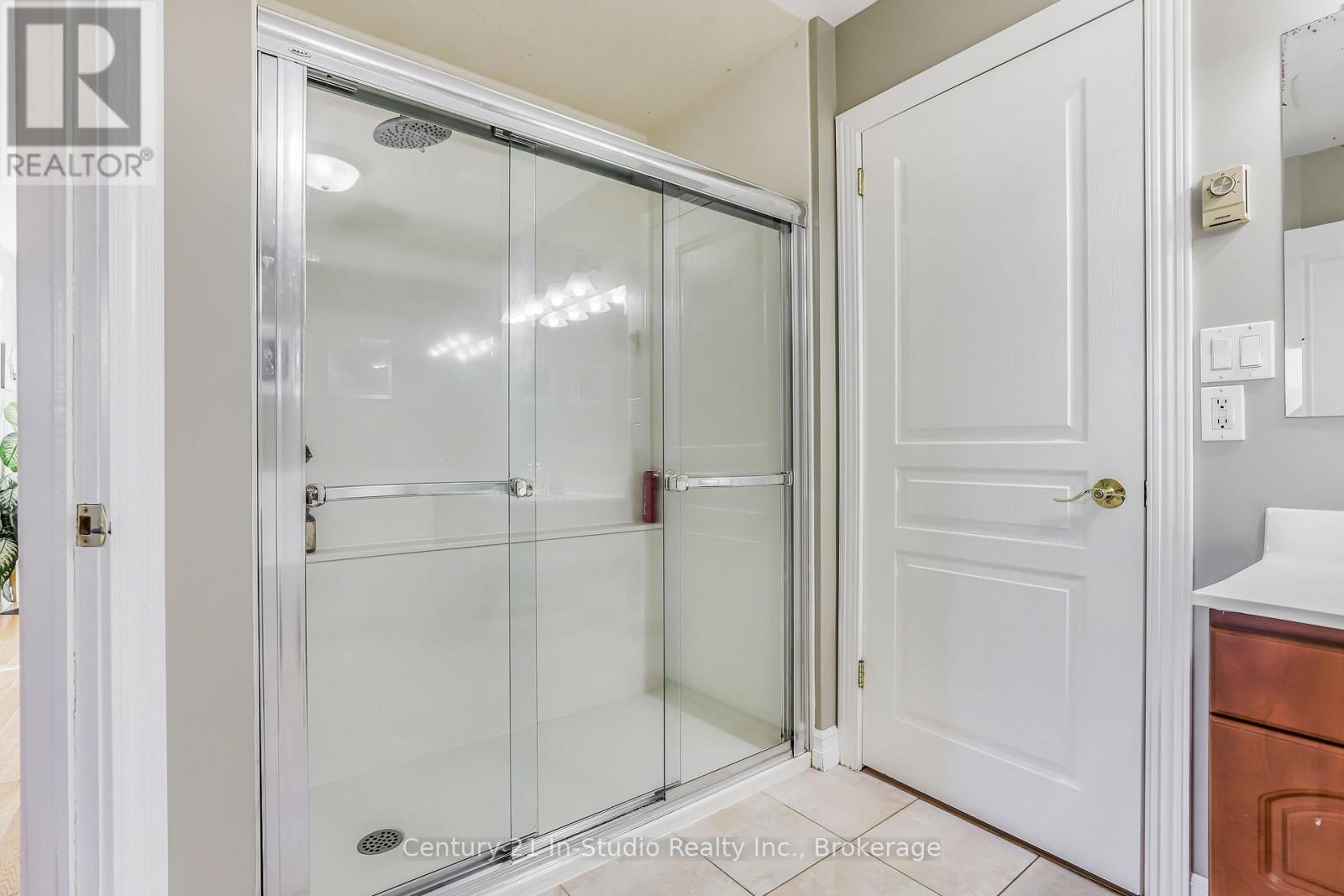 786 8th Street E, Owen Sound, Ontario  N4K 1L9 - Photo 36 - X12238871