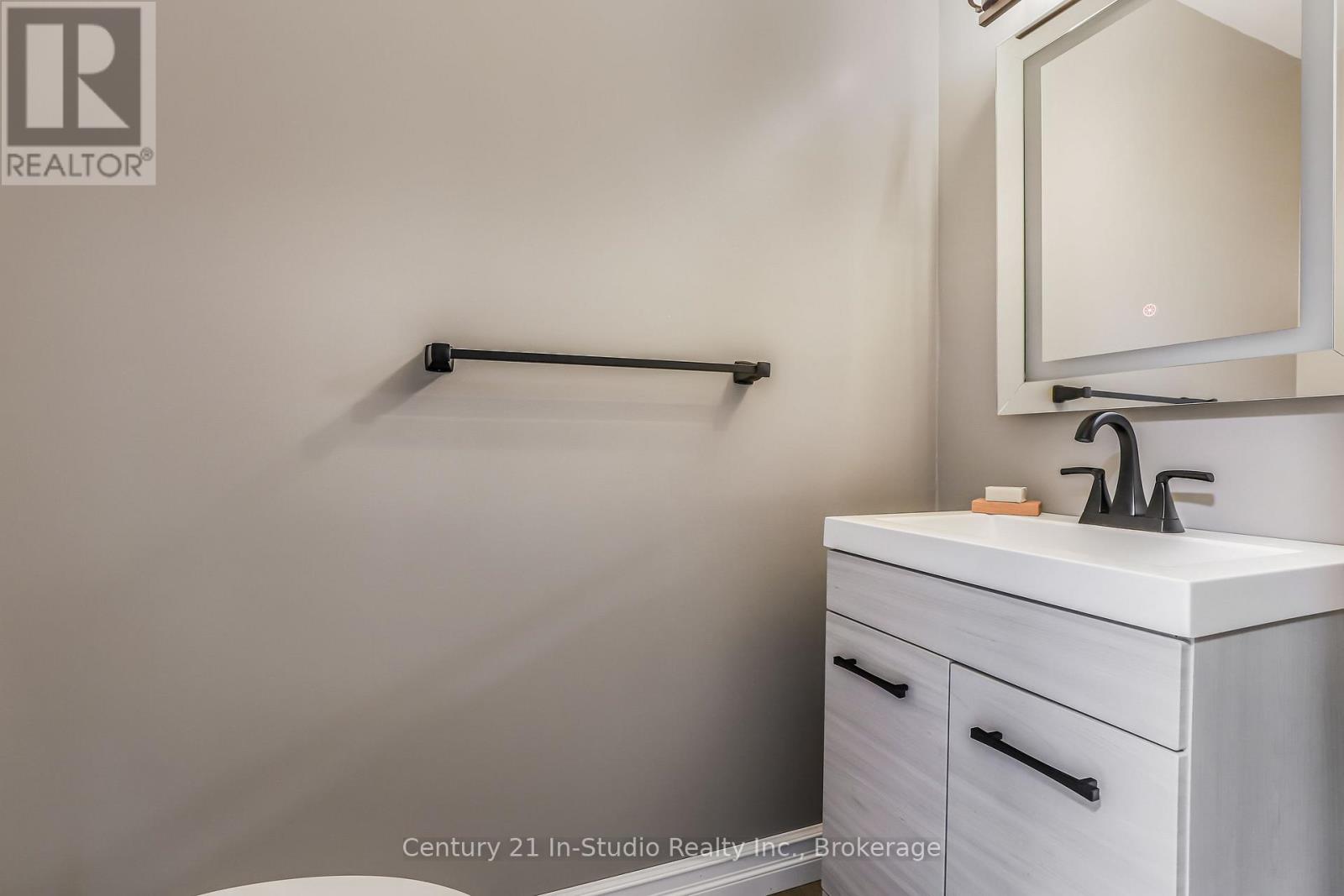 786 8th Street E, Owen Sound, Ontario  N4K 1L9 - Photo 41 - X12238871