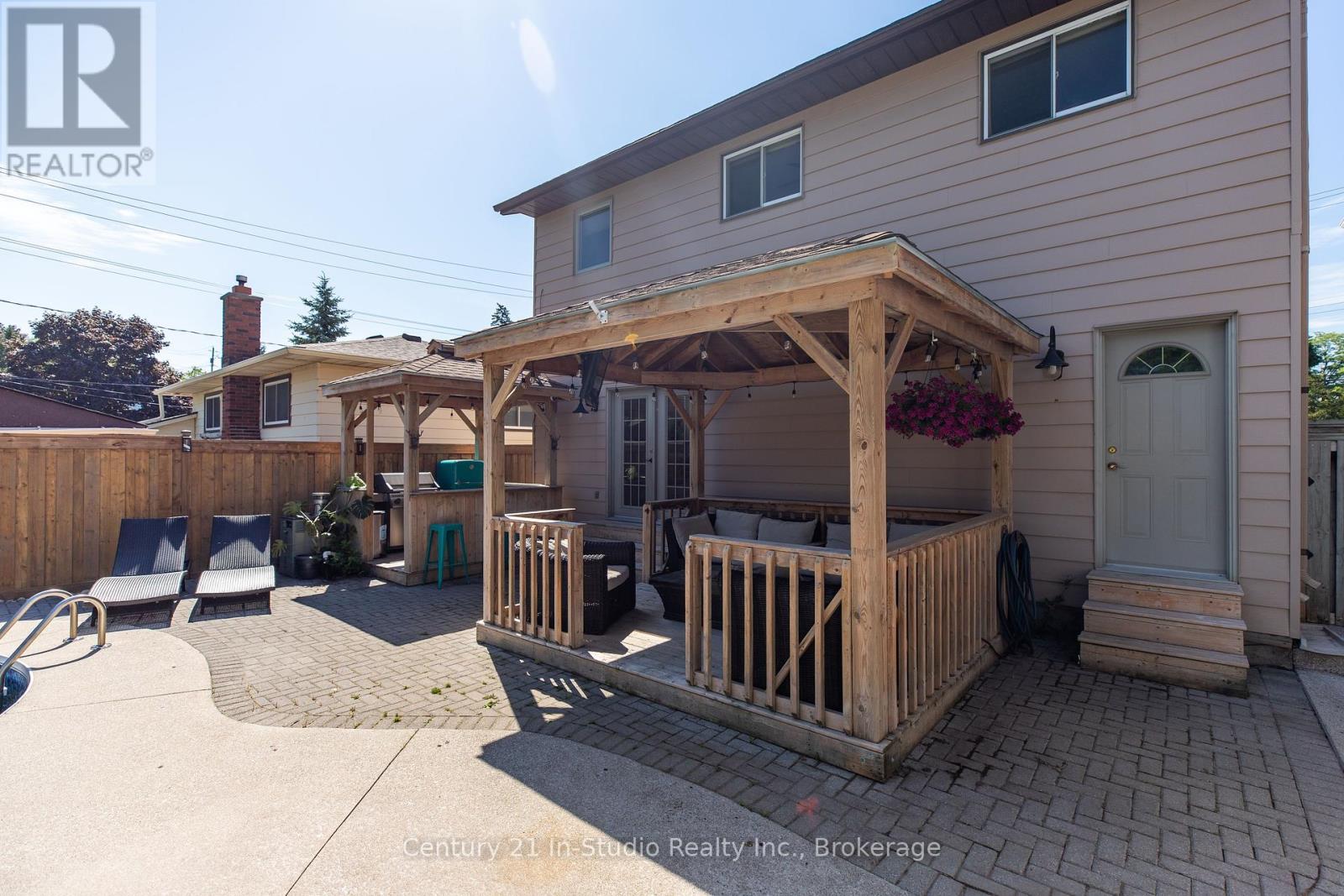 786 8th Street E, Owen Sound, Ontario  N4K 1L9 - Photo 9 - X12238871