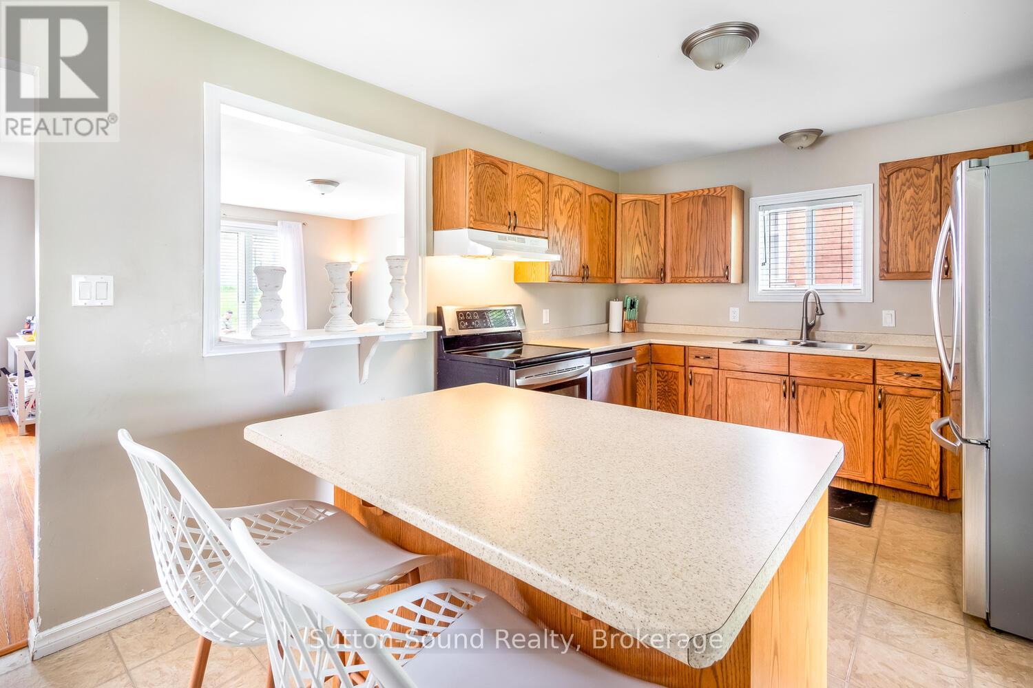428 11th A Street W, Owen Sound, Ontario  N4K 3T5 - Photo 12 - X12238878