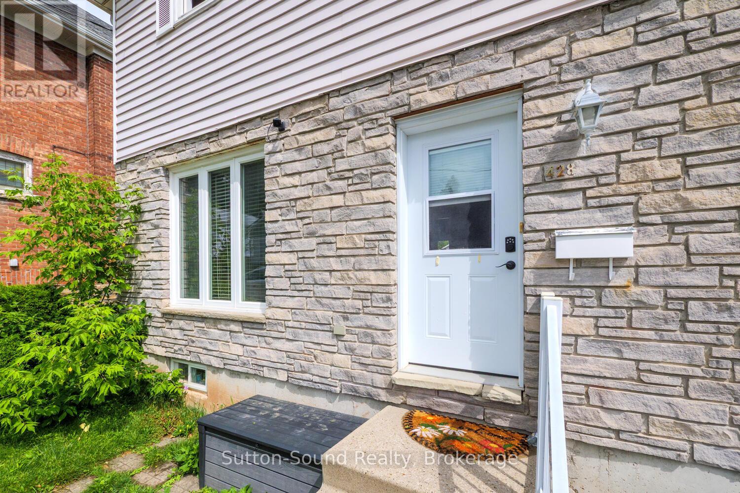 428 11th A Street W, Owen Sound, Ontario  N4K 3T5 - Photo 4 - X12238878