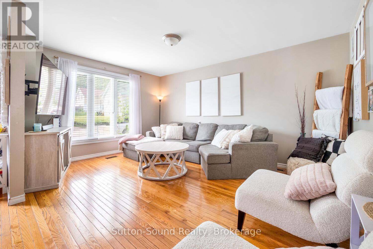 428 11th A Street W, Owen Sound, Ontario  N4K 3T5 - Photo 8 - X12238878