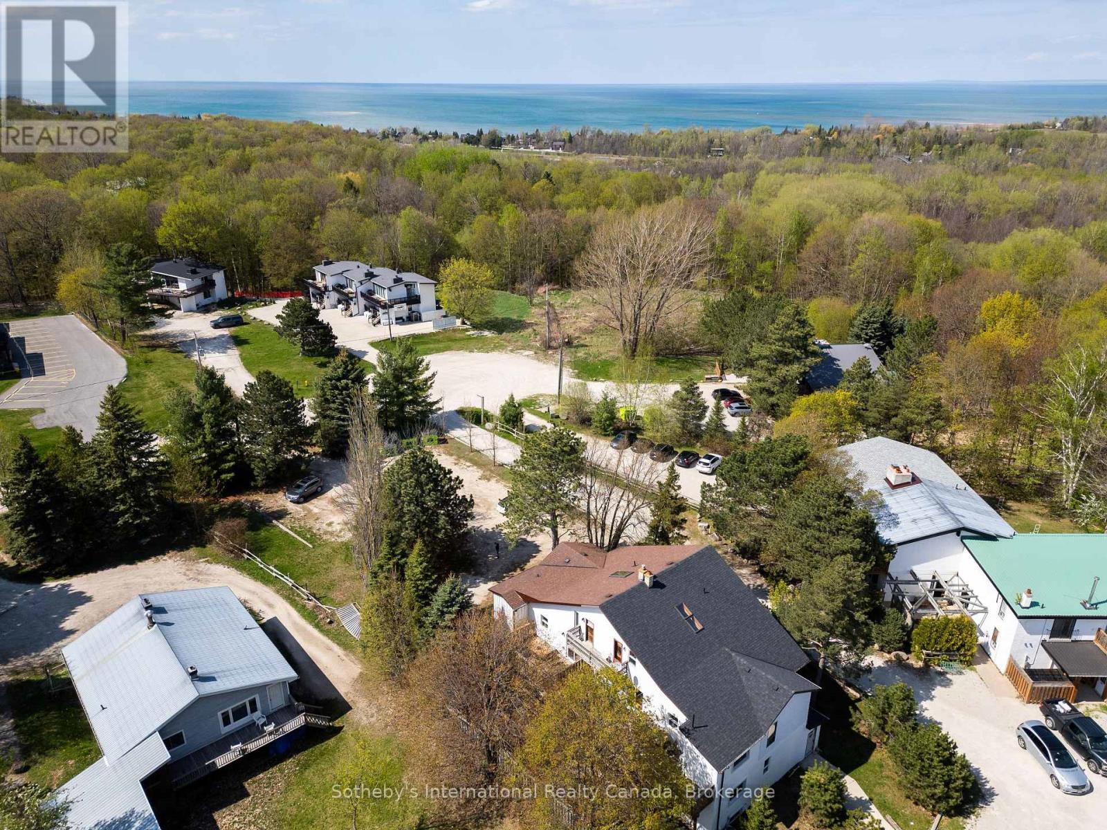 210 Arlberg Crescent, Blue Mountains, Ontario  L9Y 0M1 - Photo 13 - X12238894