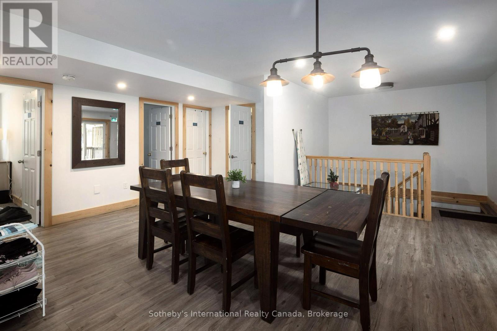 210 Arlberg Crescent, Blue Mountains, Ontario  L9Y 0M1 - Photo 6 - X12238894