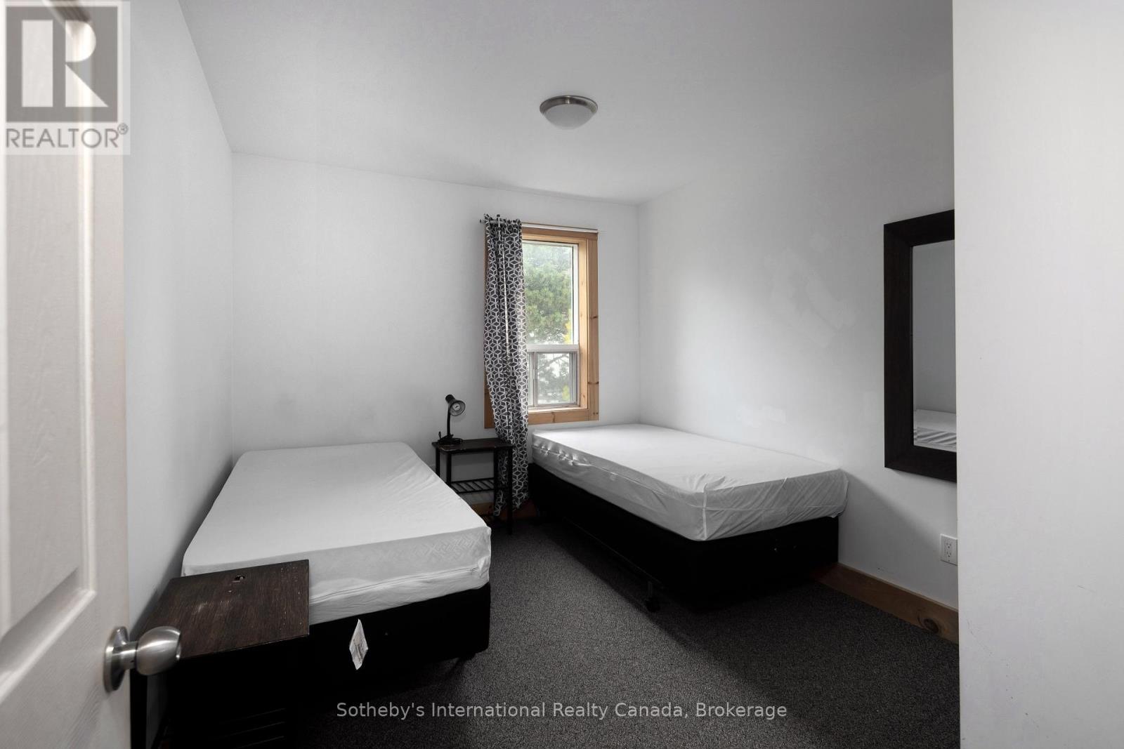 210 Arlberg Crescent, Blue Mountains, Ontario  L9Y 0M1 - Photo 20 - X12238925