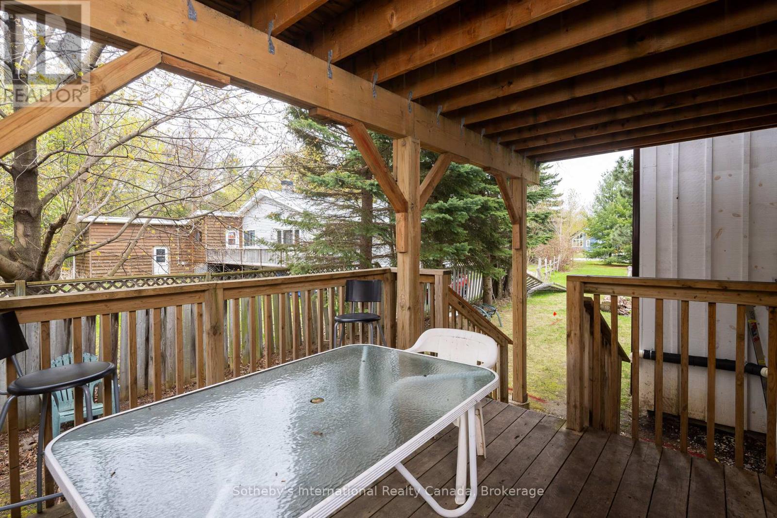210 Arlberg Crescent, Blue Mountains, Ontario  L9Y 0M1 - Photo 9 - X12238925