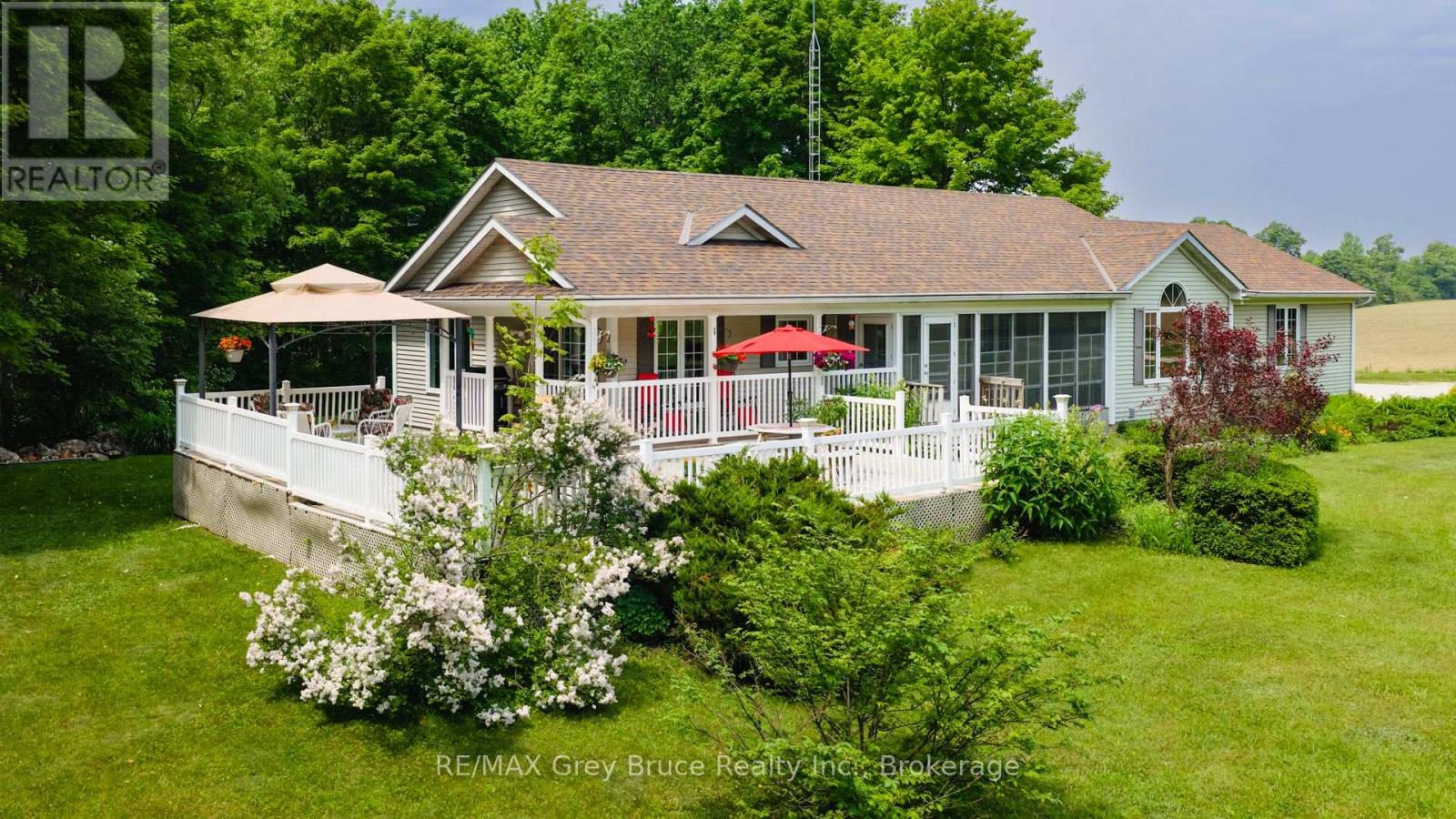 720291 20 Side Road, Chatsworth, Ontario  N0H 1R0 - Photo 1 - X12238942