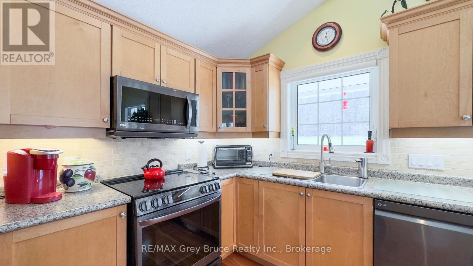 720291 20 Side Road, Chatsworth, Ontario  N0H 1R0 - Photo 14 - X12238942