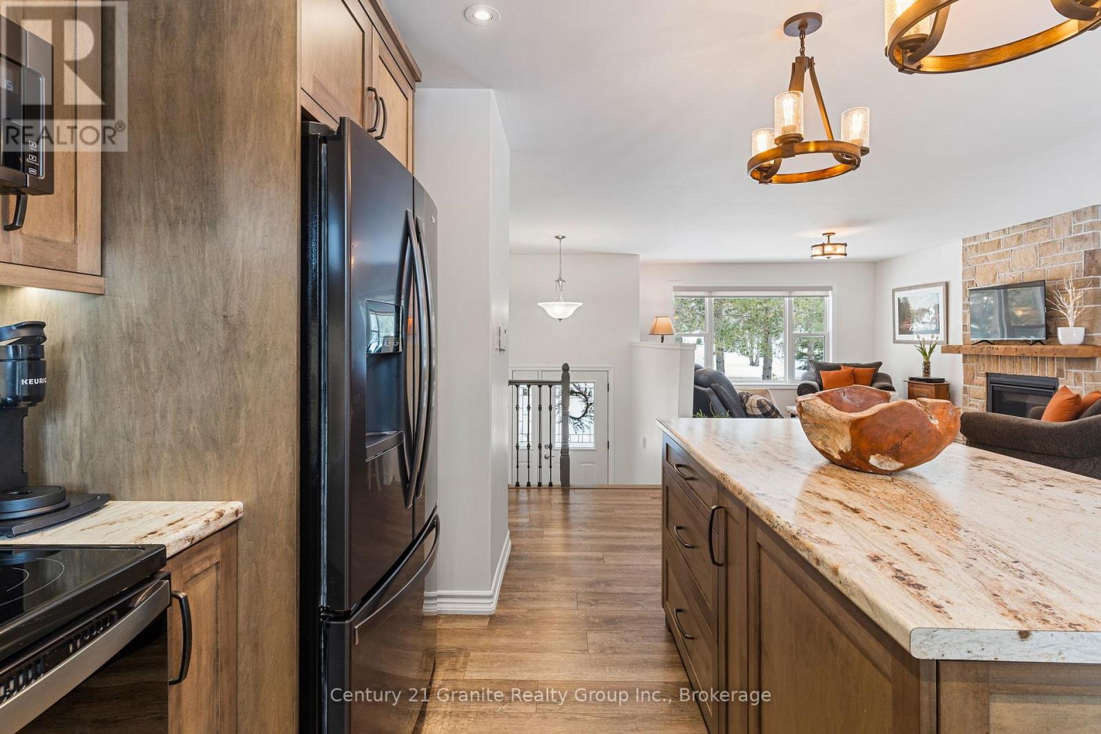 460 Bobcaygeon Road, Minden Hills, Ontario  K0M 2K0 - Photo 12 - X12239093