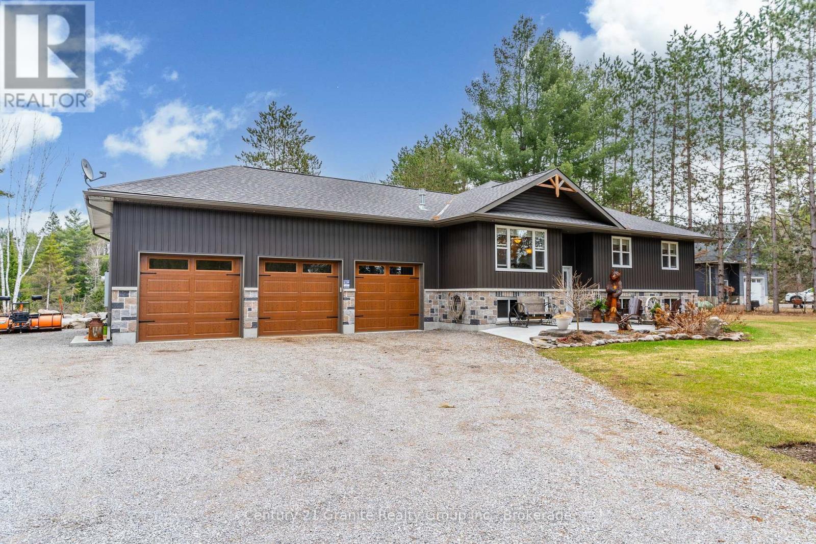 460 Bobcaygeon Road, Minden Hills, Ontario  K0M 2K0 - Photo 3 - X12239093