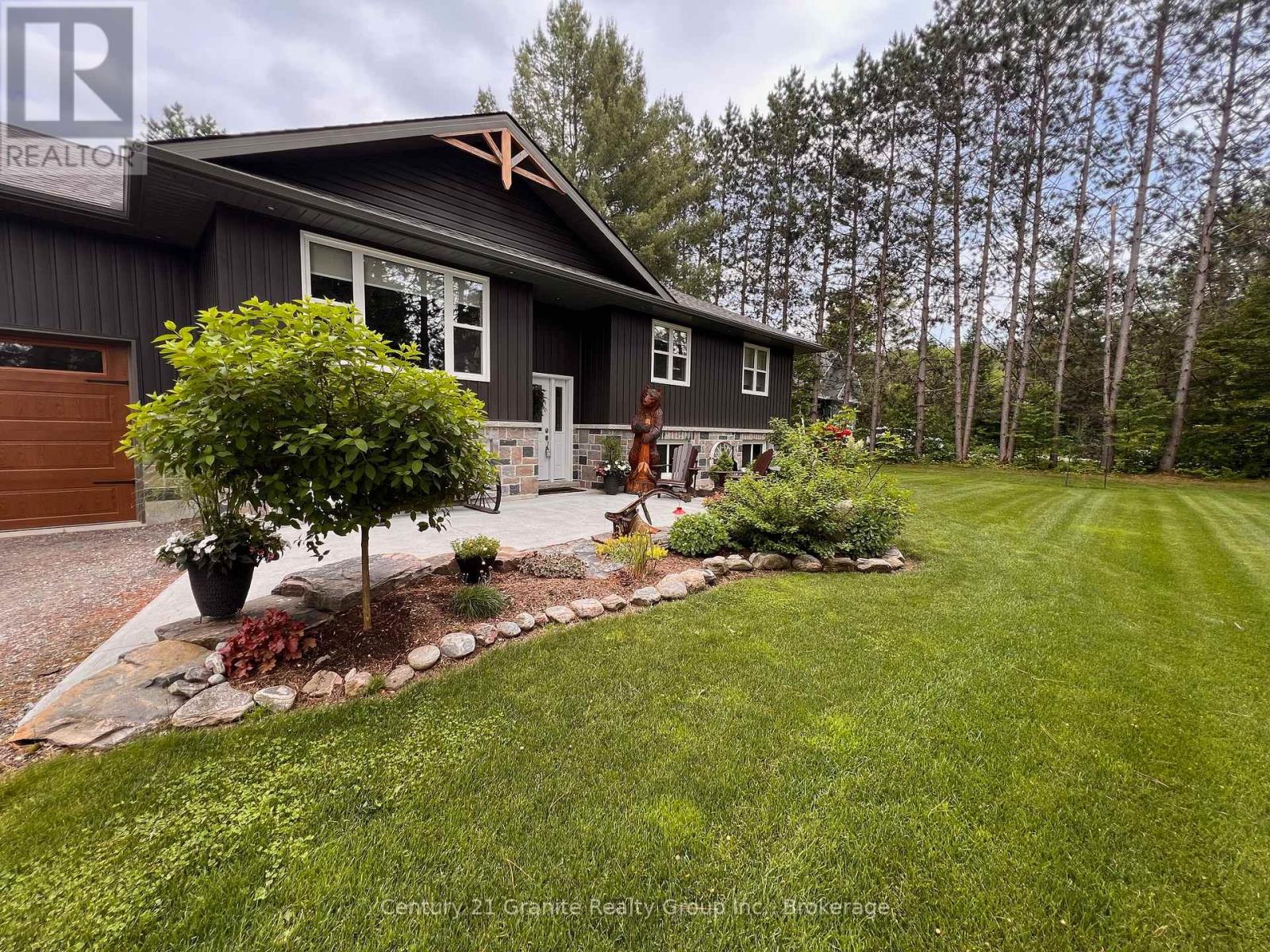 460 Bobcaygeon Road, Minden Hills, Ontario  K0M 2K0 - Photo 6 - X12239093