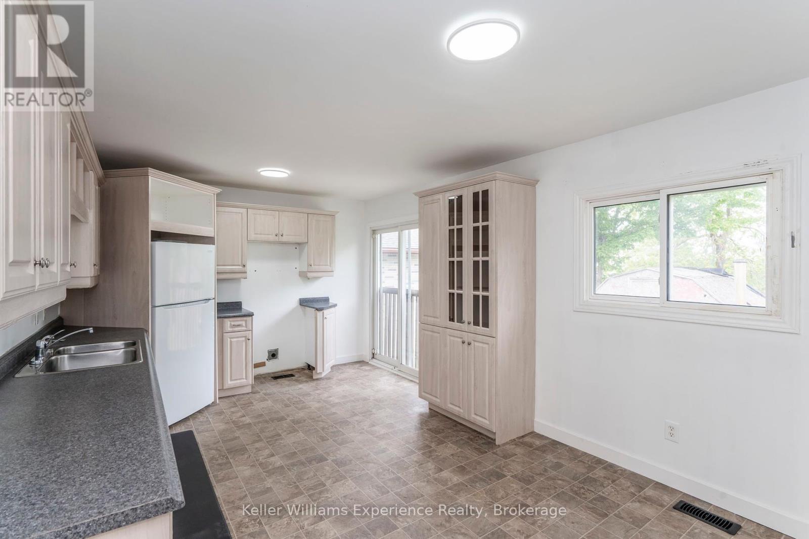 258 Ruby Street, Midland, Ontario  L4R 2L4 - Photo 8 - S12239166