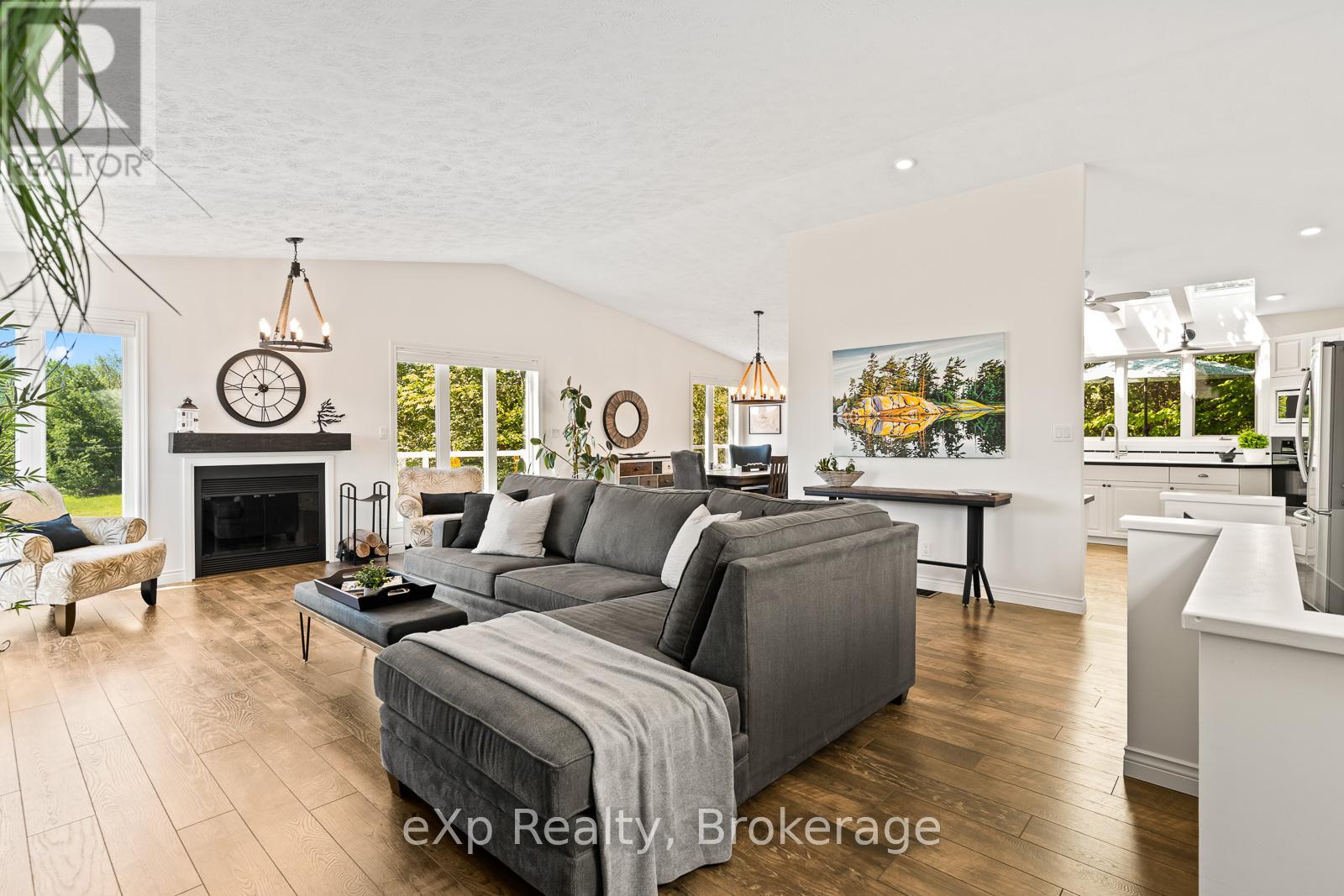 900 Berford Street, South Bruce Peninsula, Ontario  N0H 2T0 - Photo 8 - X12239256