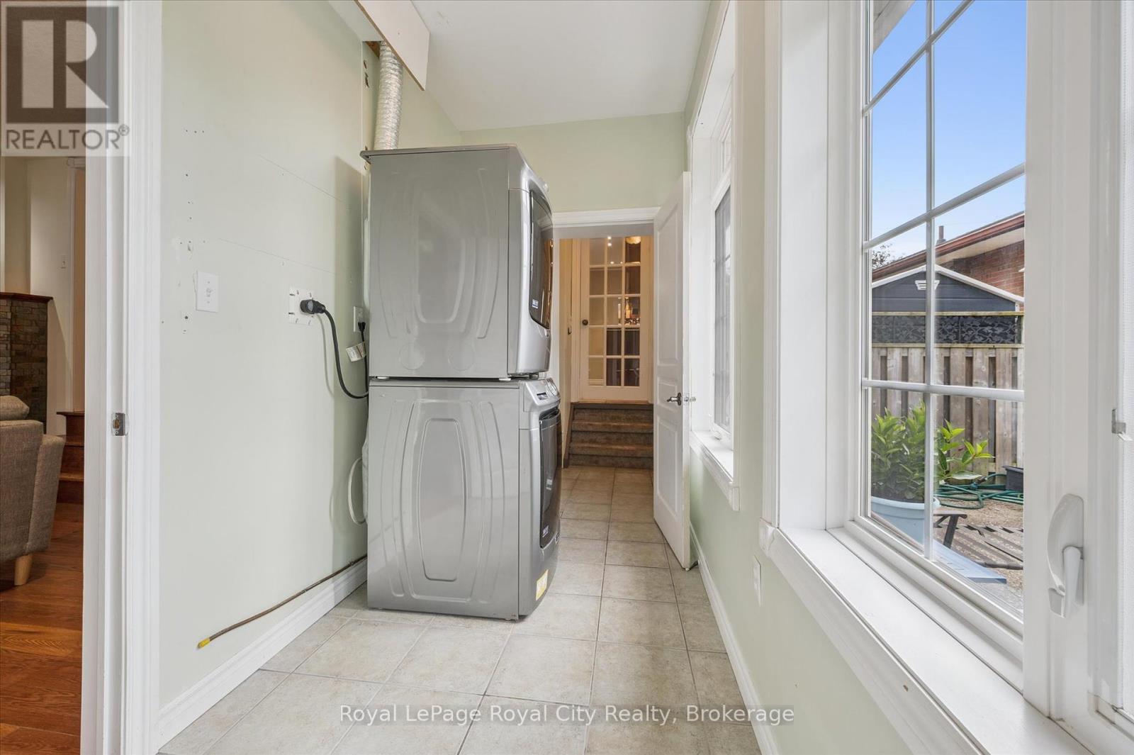 190 Waverley Drive, Guelph, Ontario  N1E 1H4 - Photo 11 - X12239270