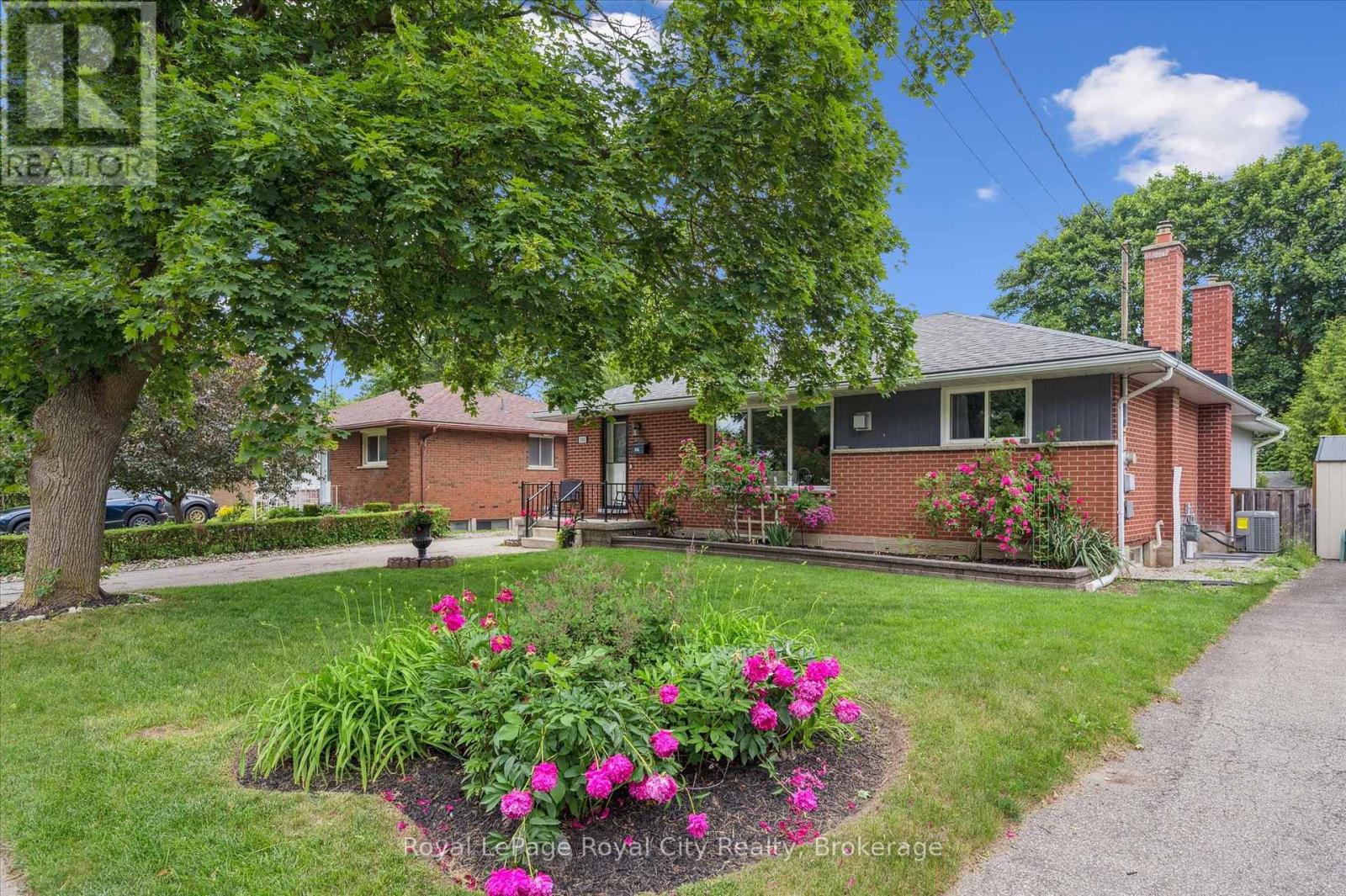 190 Waverley Drive, Guelph, Ontario  N1E 1H4 - Photo 2 - X12239270