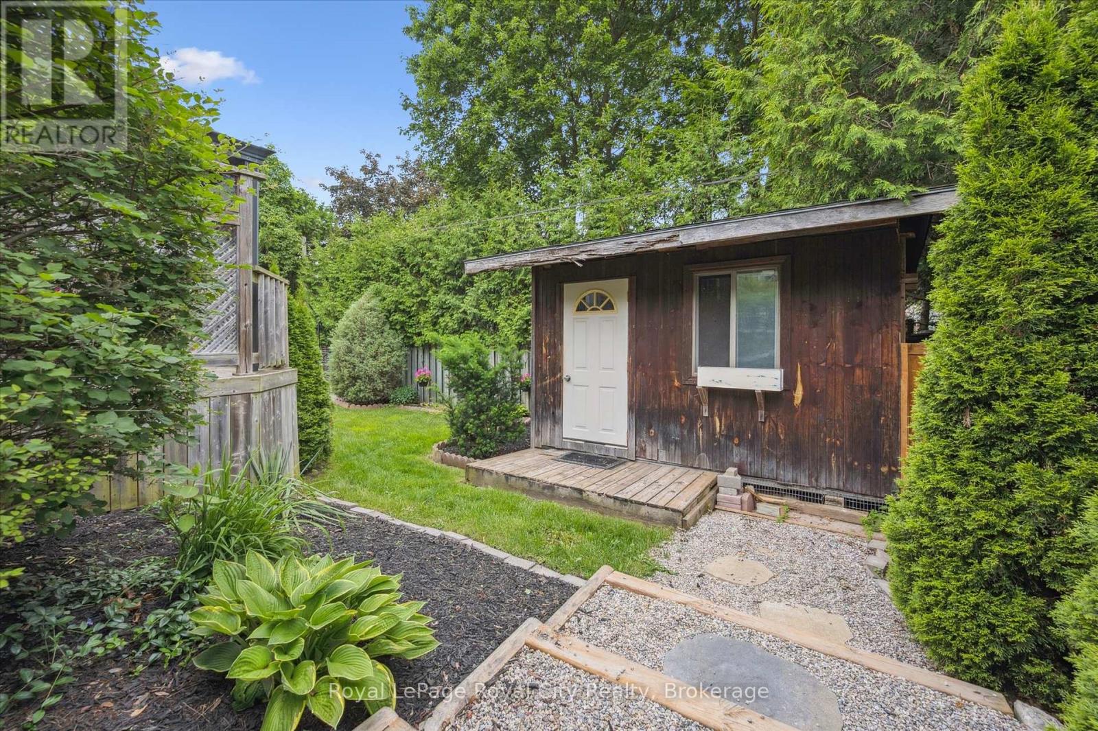 190 Waverley Drive, Guelph, Ontario  N1E 1H4 - Photo 39 - X12239270