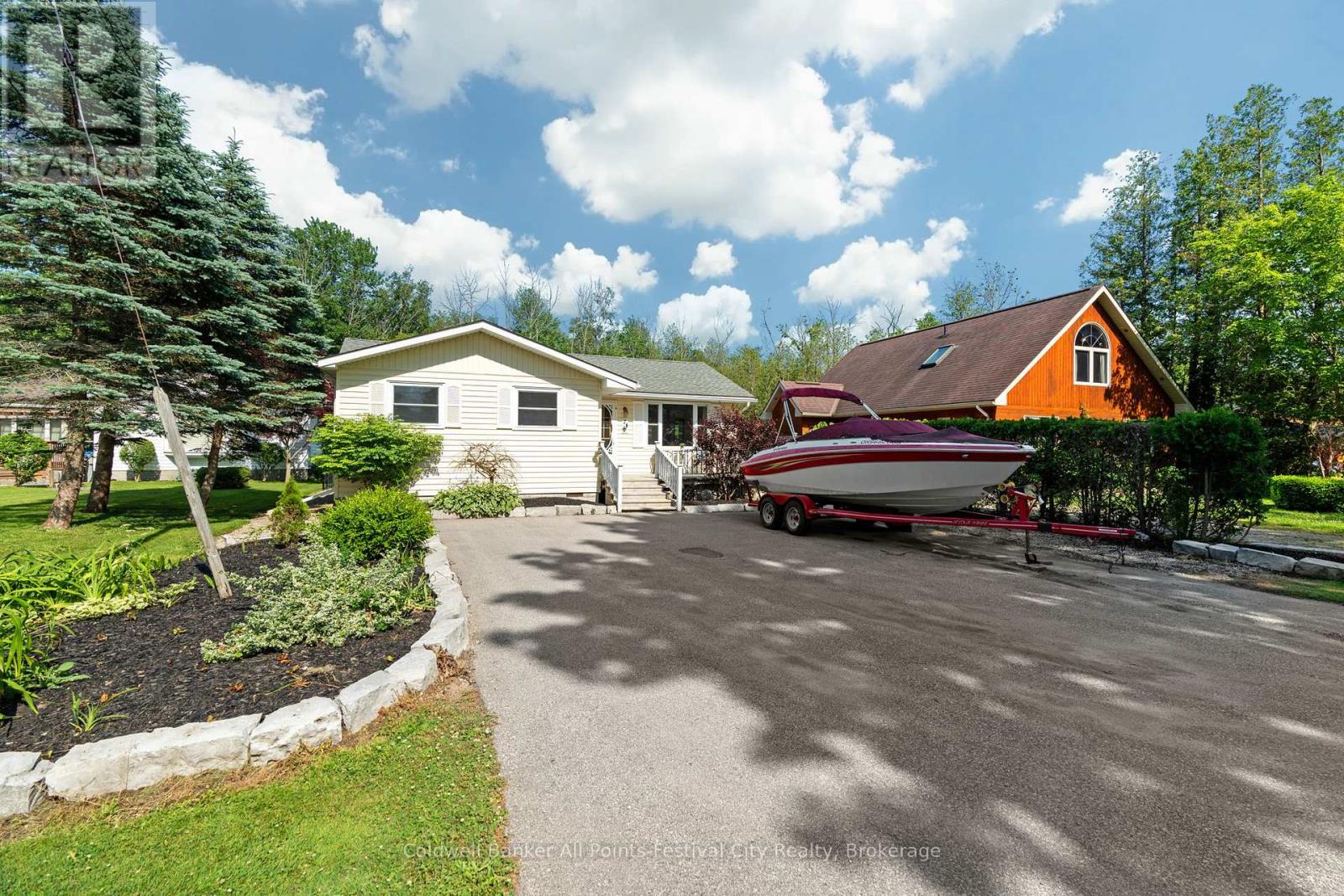 7 Andrews Crescent, Central Huron, Ontario  N7A 3X8 - Photo 1 - X12239314