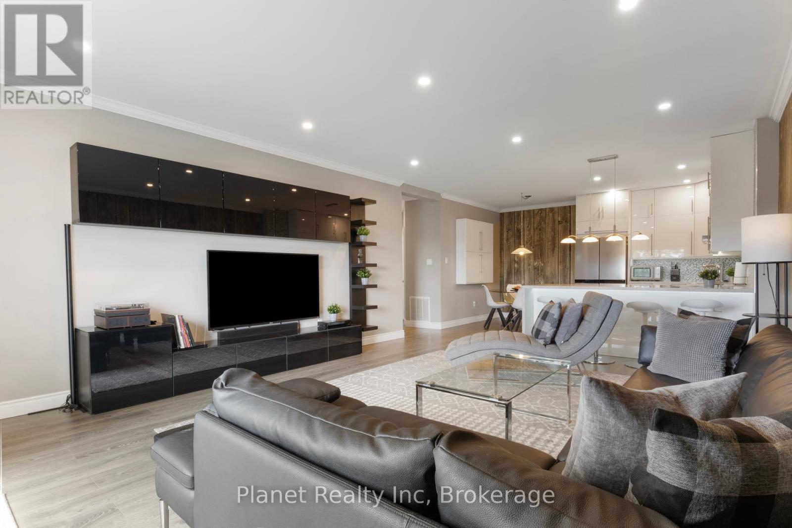 507 - 60 Wyndham Street S, Guelph, Ontario  N1E 7H7 - Photo 4 - X12239452