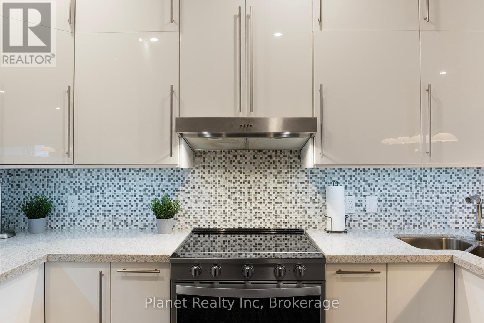 507 - 60 Wyndham Street S, Guelph, Ontario  N1E 7H7 - Photo 8 - X12239452
