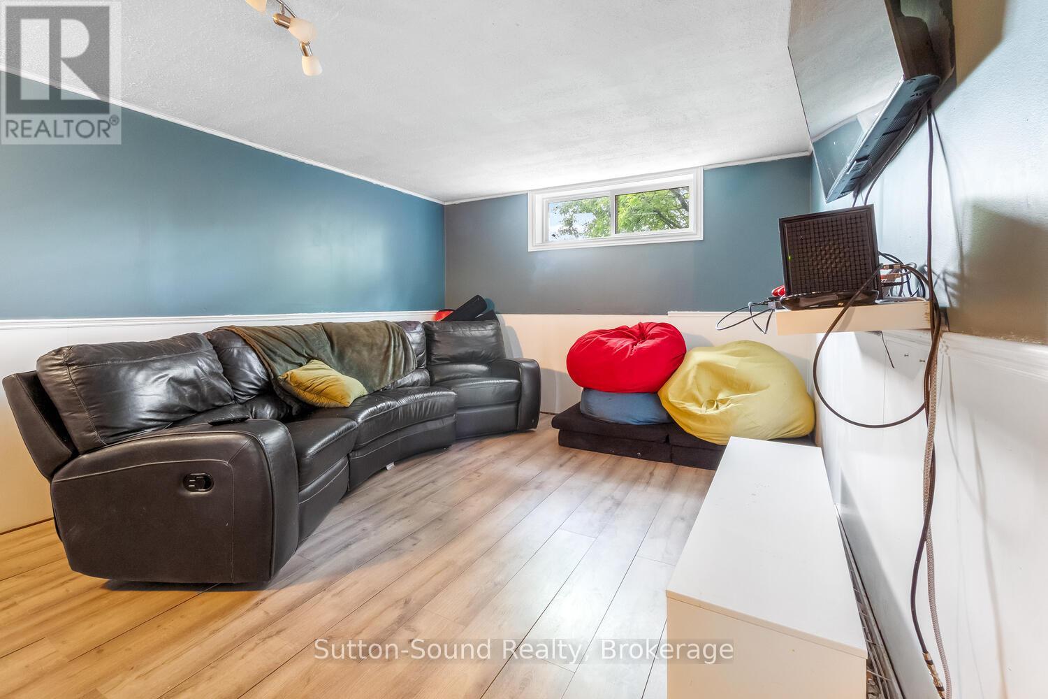 780 Eastwood Drive, Saugeen Shores, Ontario  N0H 2C4 - Photo 15 - X12239550