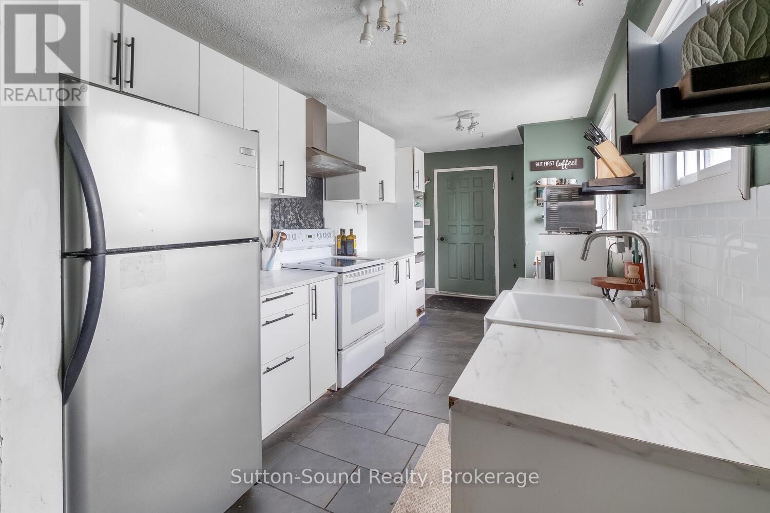 780 Eastwood Drive, Saugeen Shores, Ontario  N0H 2C4 - Photo 7 - X12239550