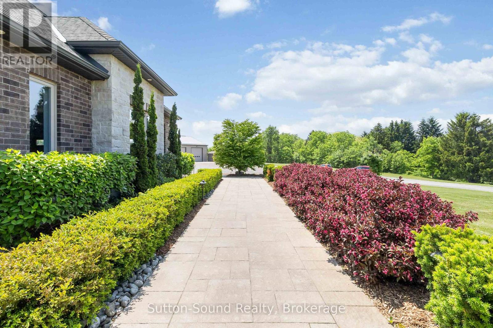 407 Mcbay Road, Brant, Ontario  N3T 5L4 - Photo 5 - X12239748