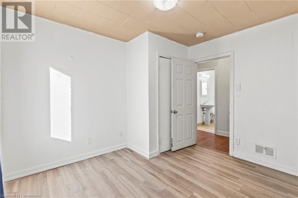 50 West 4th Street, Hamilton, Ontario  L9C 3M4 - Photo 11 - 40744264