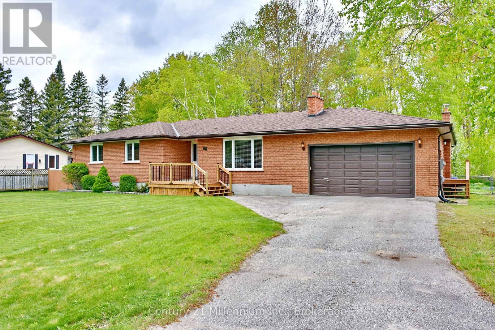 48 Indianola Crescent, Wasaga Beach, Ontario  L9Z 2W3 - Photo 1 - S12239889