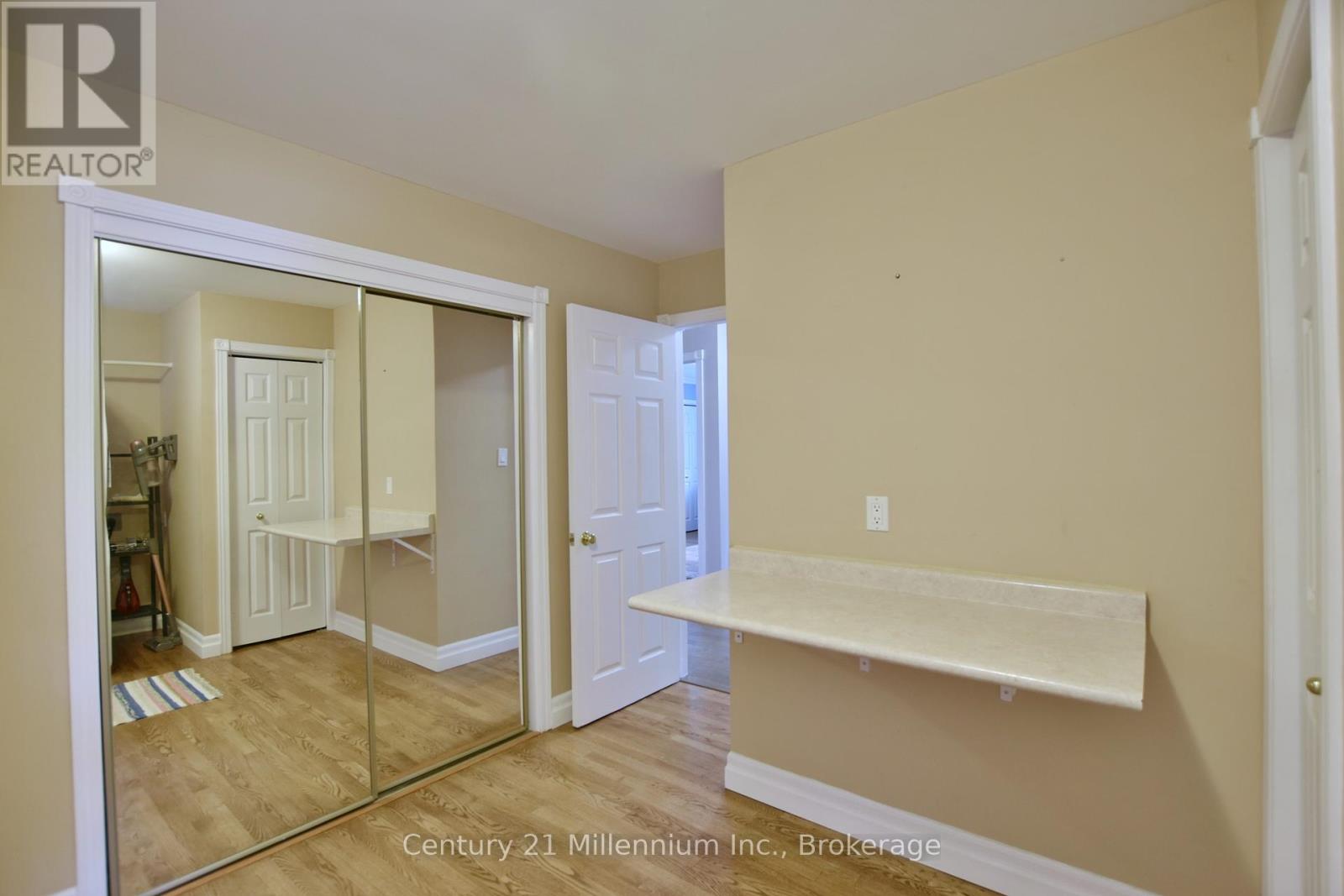 48 Indianola Crescent, Wasaga Beach, Ontario  L9Z 2W3 - Photo 41 - S12239889