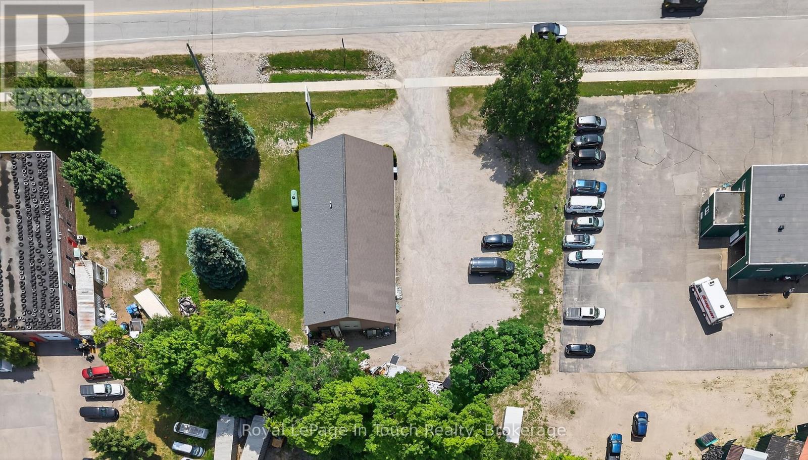 760 Balm Beach Road E, Midland, Ontario  L4R 4K4 - Photo 10 - S12240068