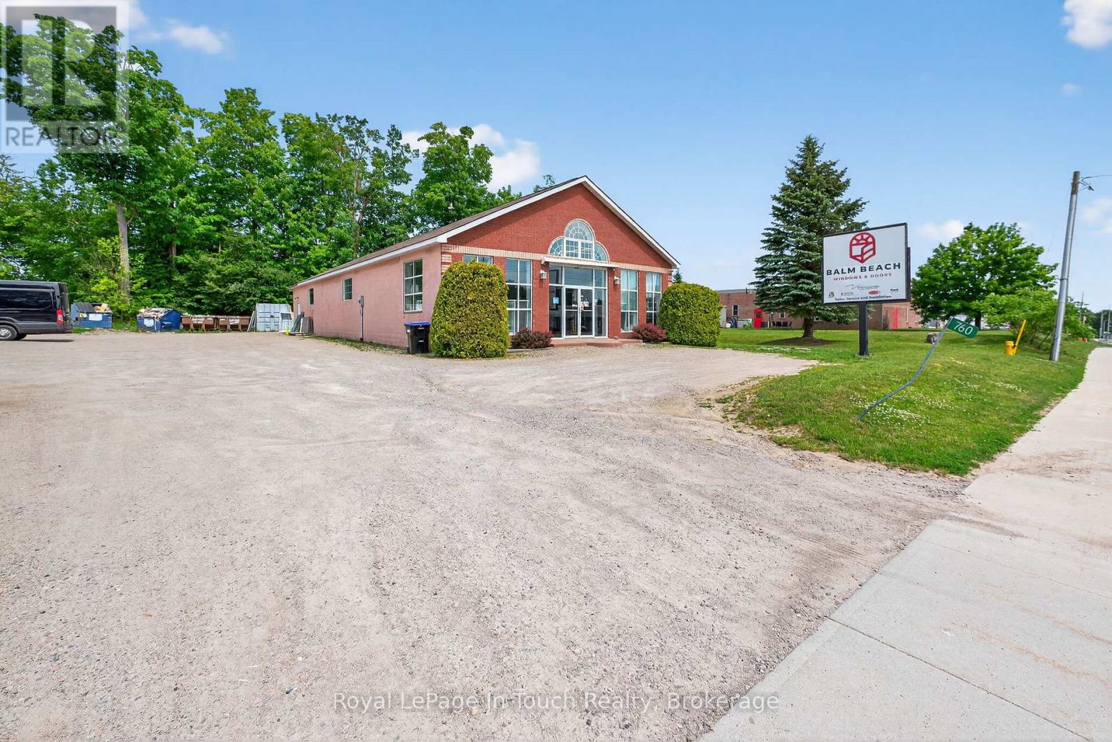 760 Balm Beach Road E, Midland, Ontario  L4R 4K4 - Photo 3 - S12240068