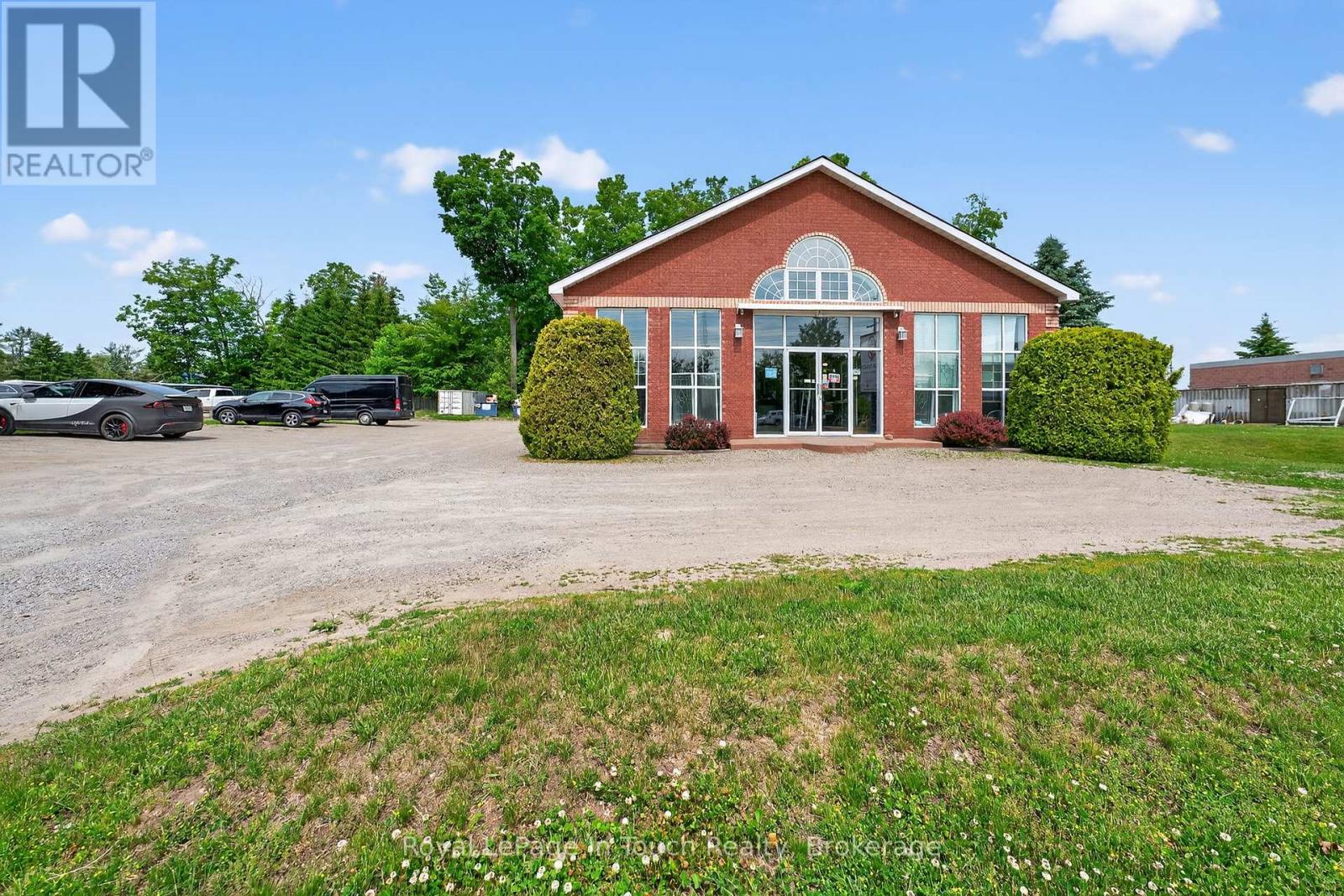760 Balm Beach Road E, Midland, Ontario  L4R 4K4 - Photo 4 - S12240068