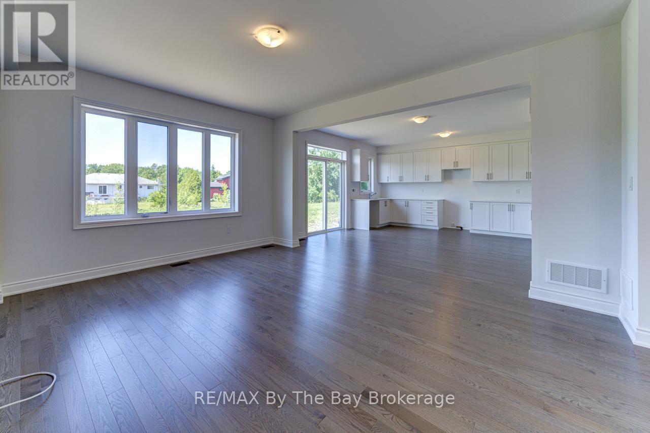 16 Misty Ridge Road, Wasaga Beach, Ontario  L9Z 0R8 - Photo 11 - S12240331