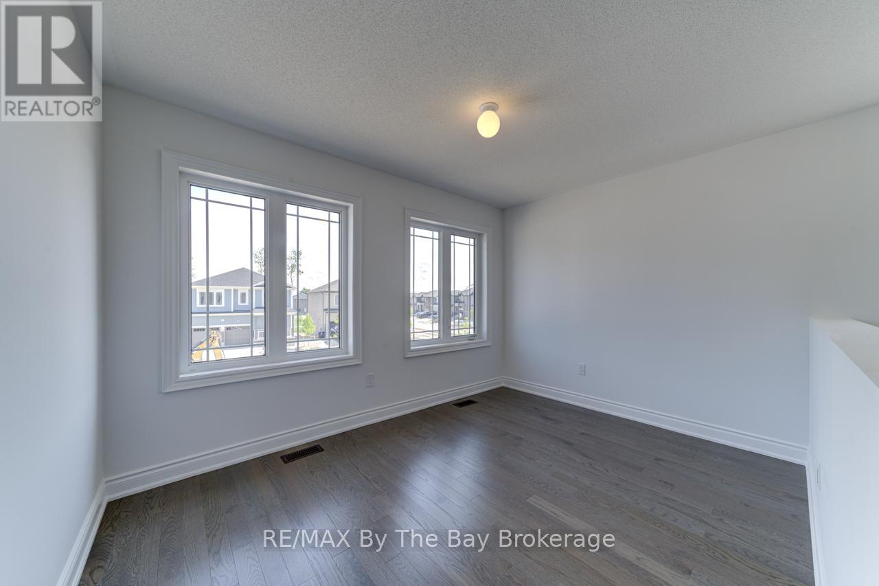 16 Misty Ridge Road, Wasaga Beach, Ontario  L9Z 0R8 - Photo 23 - S12240331